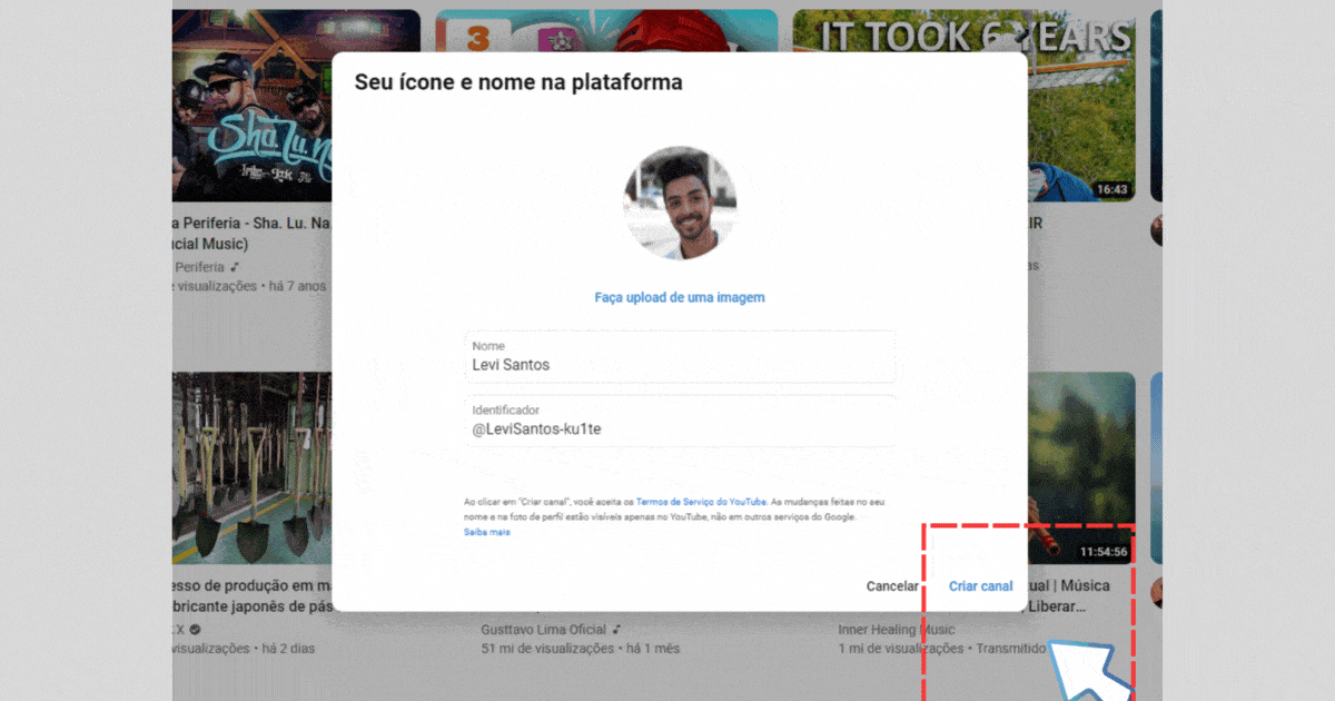 Gif mostrando onde a pessoa precisa clicar para criar um canal no Youtube